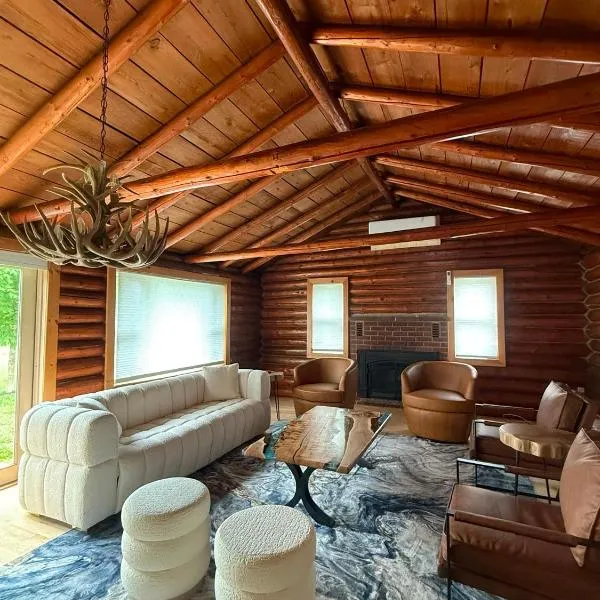 Lakewoods Cottage, hotel em Oxtongue Lake