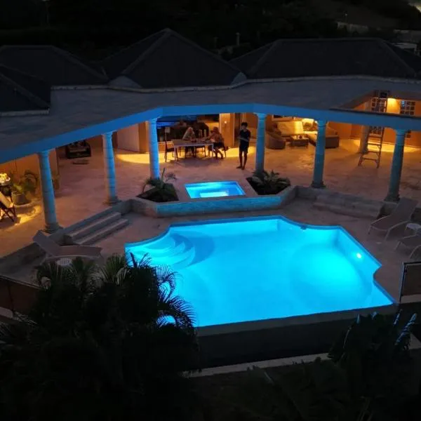 C'RENITY VILLA, hotell i Cul de Sac