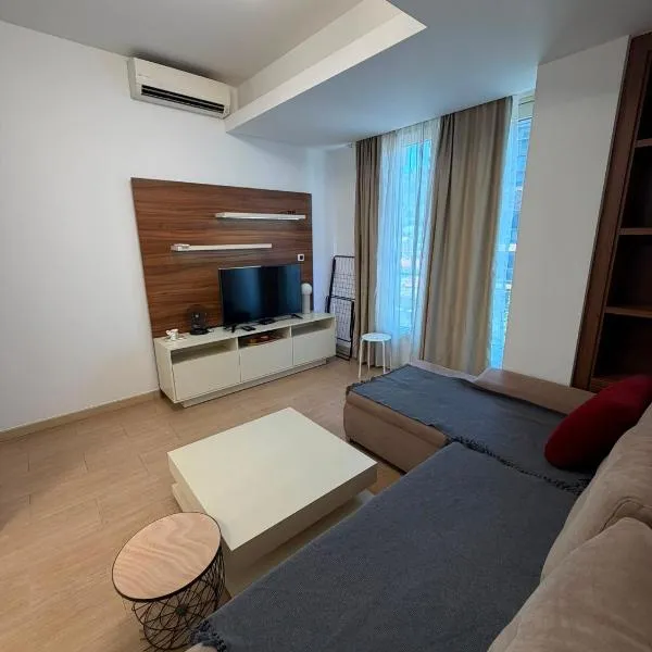 TUANA DeLUXE APARTMENT, hotel u Budvi