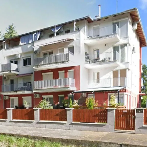 Mira Apartman Gunarasfürdő, מלון בדומבובאר