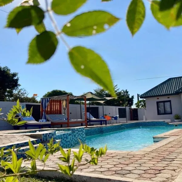 White Rhino apartments & tours, hotel v destinaci Livingstone
