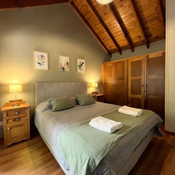 Casa Amancay I Amplia, Cómoda y Céntrica - Ayres Del Bosque Alojamientos, hotel a San Martín de los Andes