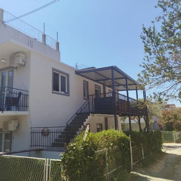 Pejovic Guest House, hotel in Sutomore