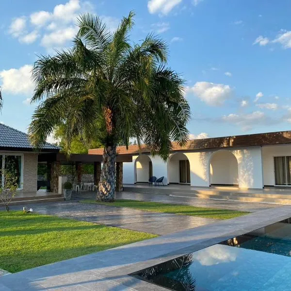 Arom Pool Villa Pattaya 2 โรงแรมในนาจอมเทียน