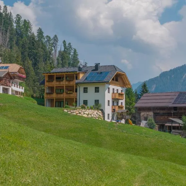 Lüch dl Chessl - Kesslhof, hotel in San Martino in Badia