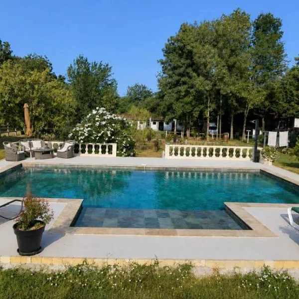 Gîte Maelga, hotel a Cartelègue