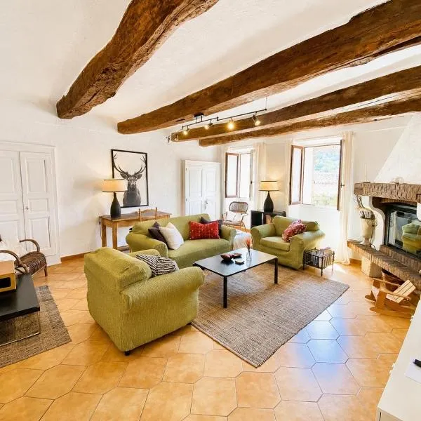 Cabris Village - Elegant Family House, hotel i Cabris