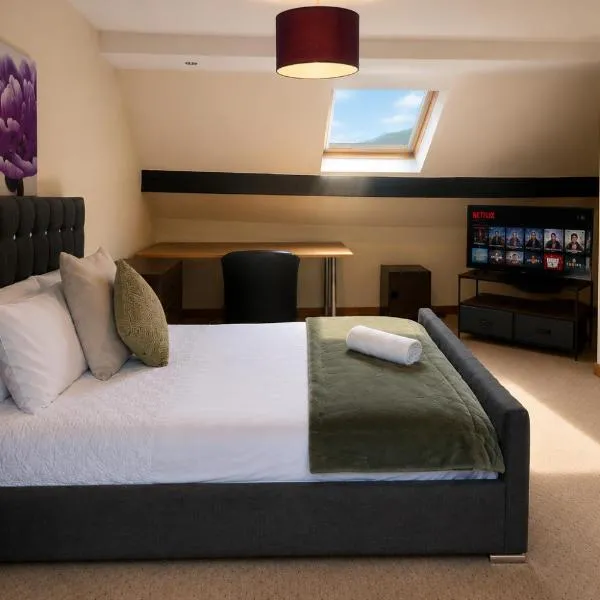 54 - Room 4 - Very spacious, hotelli kohteessa Swansea