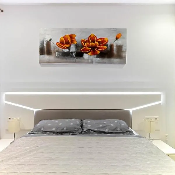 Sea & Sun Apartment, hotel in Torrevieja