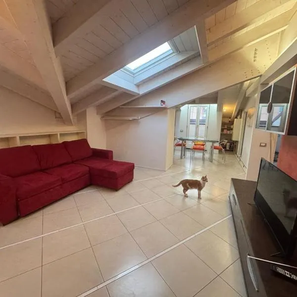 Casa Mary, a comfortable attic apartment near the beach-Lavagna centro, hotel Lavagnában
