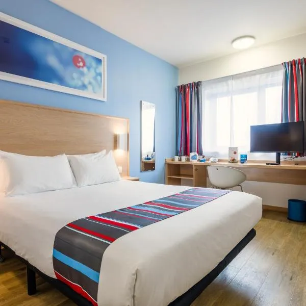 Travelodge Barcelona Fira, khách sạn ở Hospitalet de Llobregat