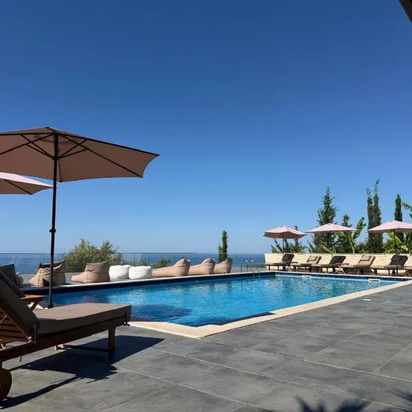 Hotel Relax Dhermi, hotelli kohteessa Dhërmi