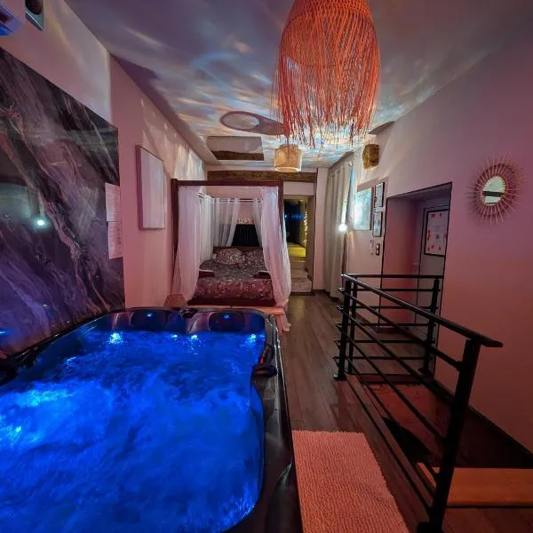 Loveroom Romantique avec Spa et Secret Room - A proximité des Lacs - La Mure, hótel í La Mure