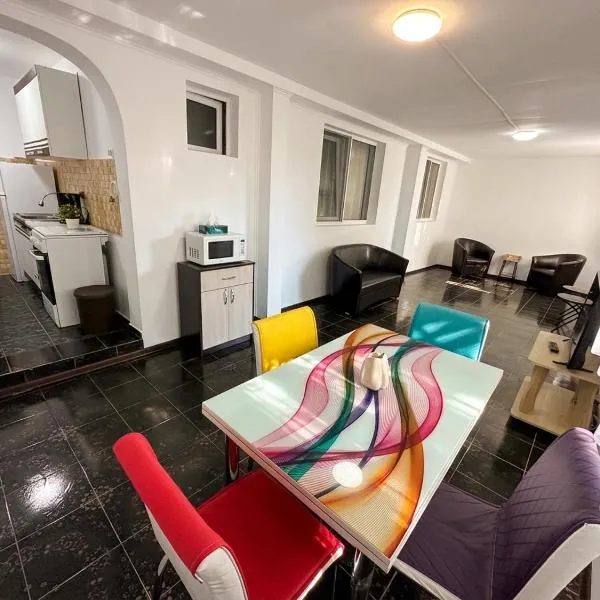 Viesnīca Spacious Apartment with Private Garden - Near Beach pilsētā Mangalija