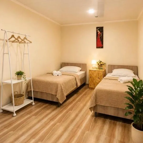 PIT STOP B&B Guesthouse, hôtel à Urtsʼadzor