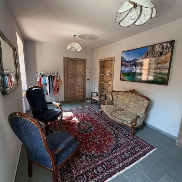 Rifugio Escursionistico Locanda Borgo Villa – hotel w mieście Acceglio