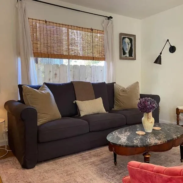 Rock Rose Cottage, hotel em Trinidad