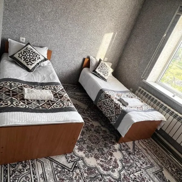 ERLAN Guest House, hotell i Jangy-Talap