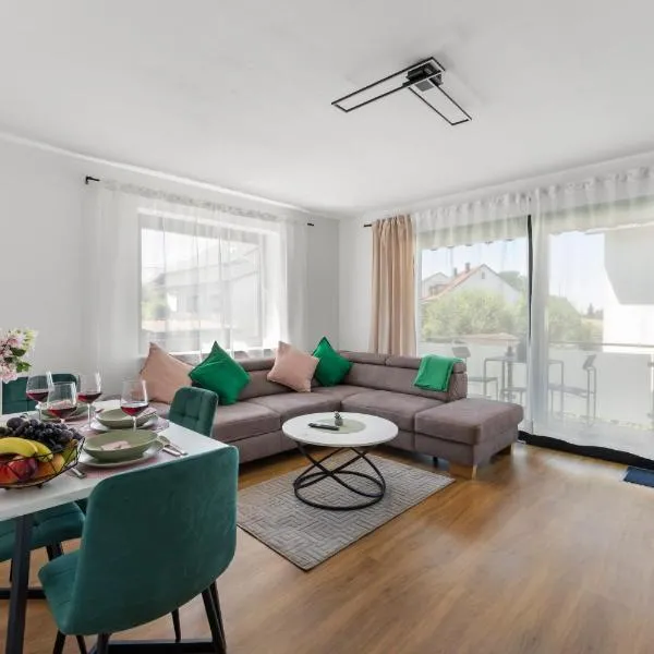 KMS Homes - balcony - NETFLIX - modern, Hotel in Günzburg