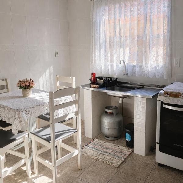 Casa Aconchego em excelente localização comercial.