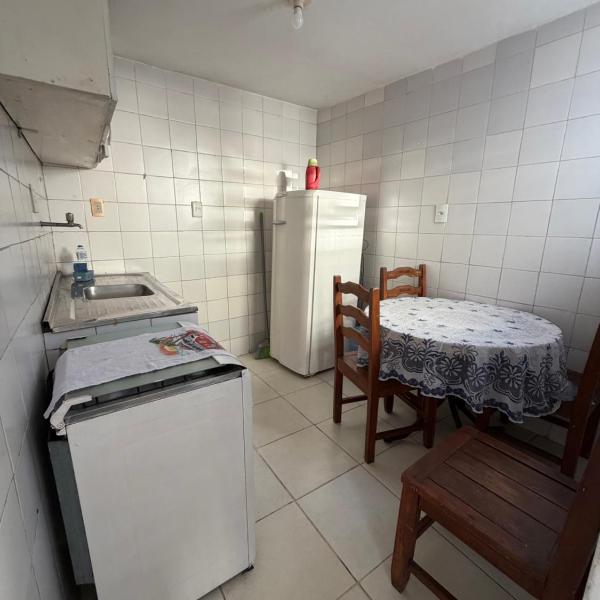 Quarto, sala, cozinha e banheiro - ar condicionado - á 2 minutos da praia do Porto da barra-301-40 - Foto 5
