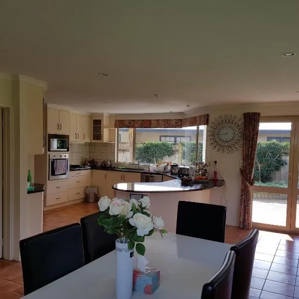Makepeace Place Homestay, hotel in Hamilton
