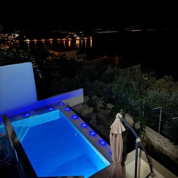Apartments Villa Suzana Including Private Pool, hotel u Selcima
