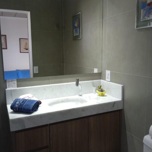 Suíte a 360m da Praia da Enseada - localização privilegiada - Foto 2