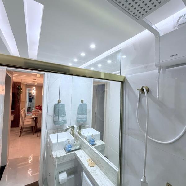 Apartamento reformado, confortável e perto de tudo - Foto 3