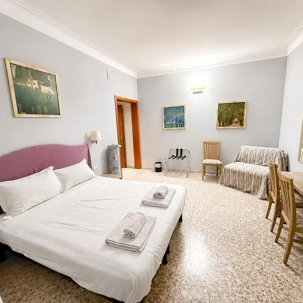 San Giovanni Rooms - near metro, hotell Roomas