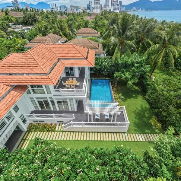 President Garden Ocean 5BR Villa 840 sqm at Premier Village Da Nang, hotell i Da Nang