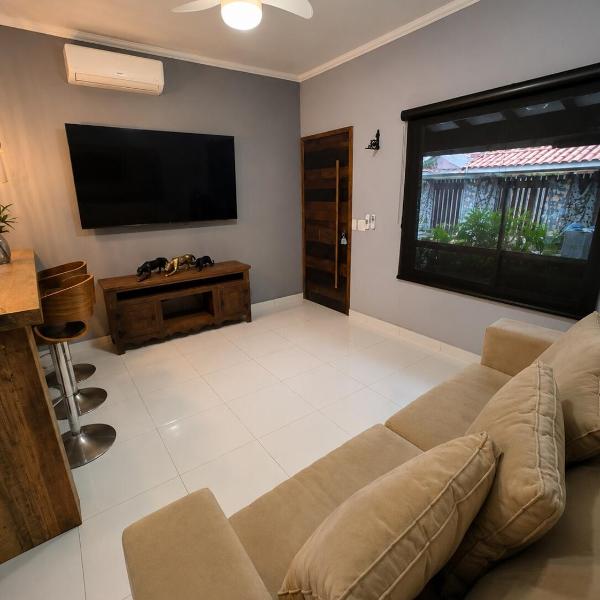 Casa com piscina 300 m da praia