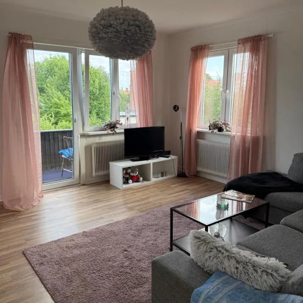 Mysig lägenhet i Hultsfred, hotel di Hultsfred