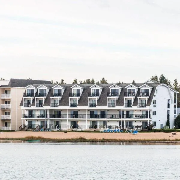 Quality Inn & Suites Mackinaw City Beachfront, hotel em Mackinaw City