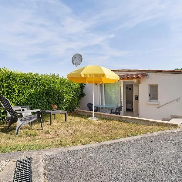 Le Bois Du Mas, hotel u gradu 'Saint-Aulaye'