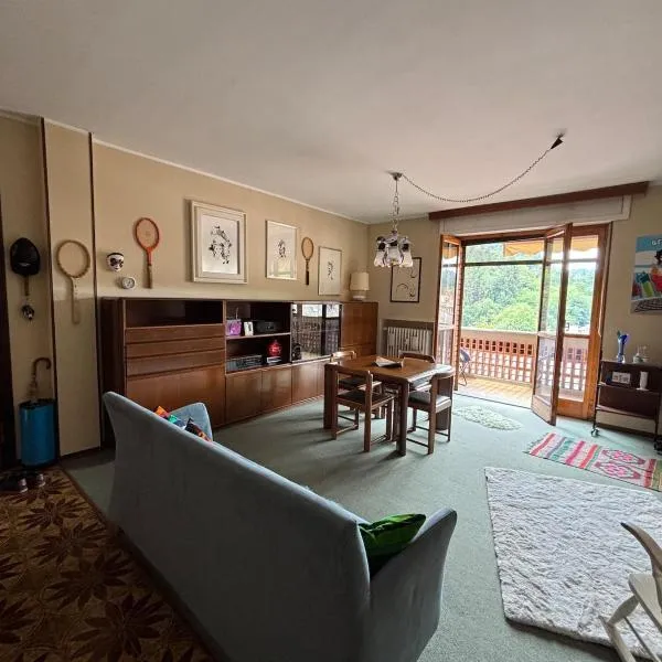 Elegant Retro Flat 3 Bedrooms near Oasis Zegna, hôtel à Trivero
