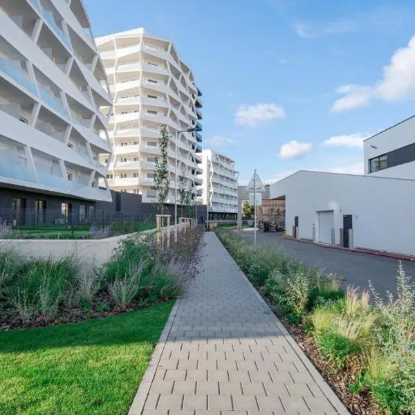 Apartmán v komplexu Meridiem, hotel in Komárov