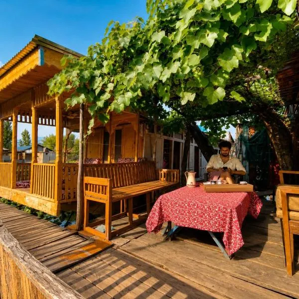 Veena Palace Group Of Houseboats, hotel u gradu 'Srinagar'