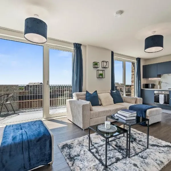 Stylish Retreat 2BR 2BA Sleeps 8 4 Stops Wembley, hotel v destinácii Hatch End