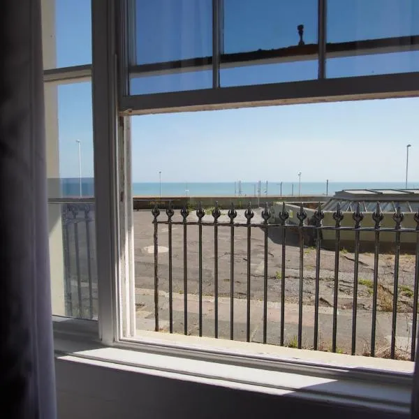 Ground floor sea view flat Hastings, hotel in Hastings