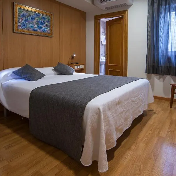 Iraipe Izaga Hostal, hotel a Noáin