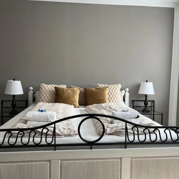 Ferienwohnung EG, hotel en Gräfenhainichen