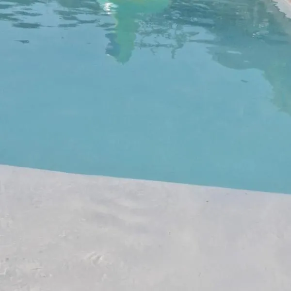 Chambre d'hôte Escale piscine, viešbutis mieste Ghislenghien