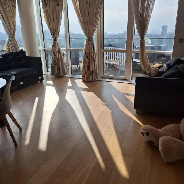 Luxury Penthouse with Canary Wharf Views – hotel w Londynie