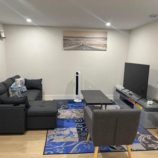 Cozy & Stylish Retreat with Modern Comforts, hotel en Moncton
