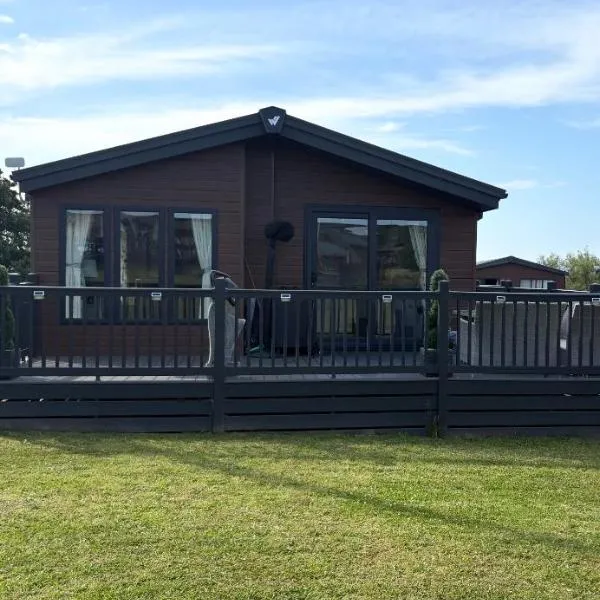 Atlantic Breeze, Mullacott Park, hotell i West Down