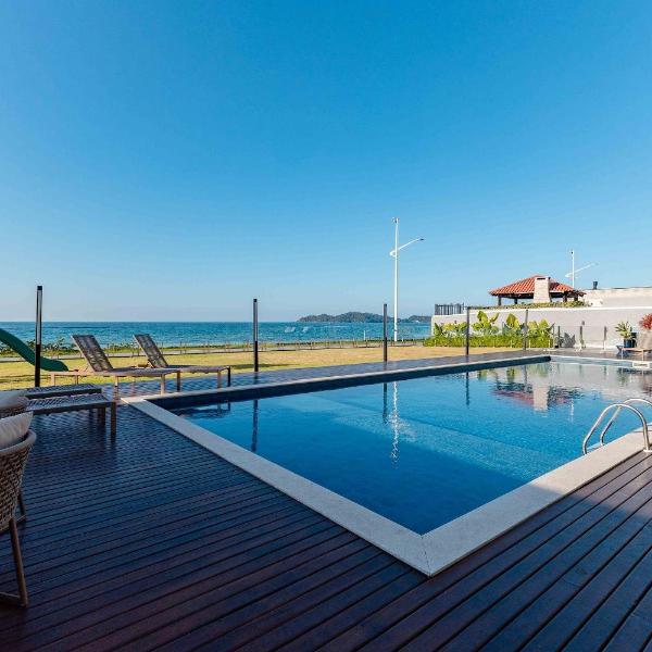 Apartamento Luxuoso Frente Mar na Praia de Bombas