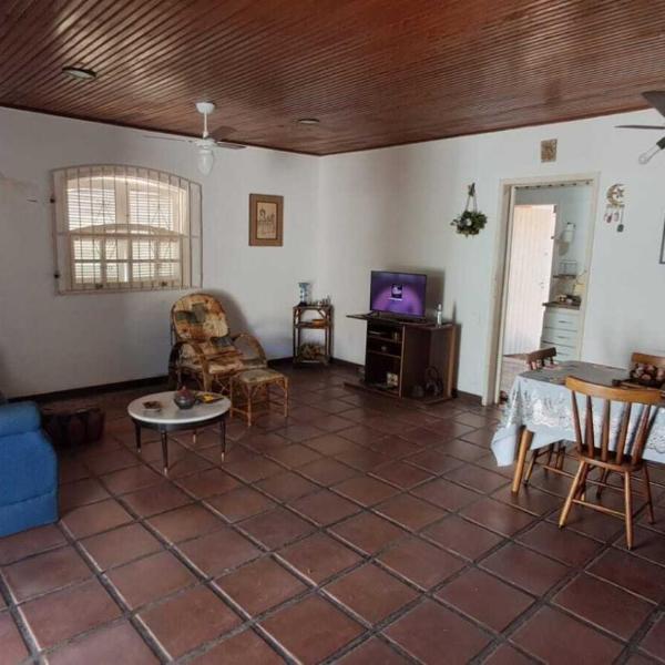 Casa Grande e Arejada com piscina - Foto 5