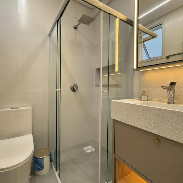 One Paraiso, apartamento com terraço a apenas 2 minutos do mar na Praia de Palmas. - Foto 3