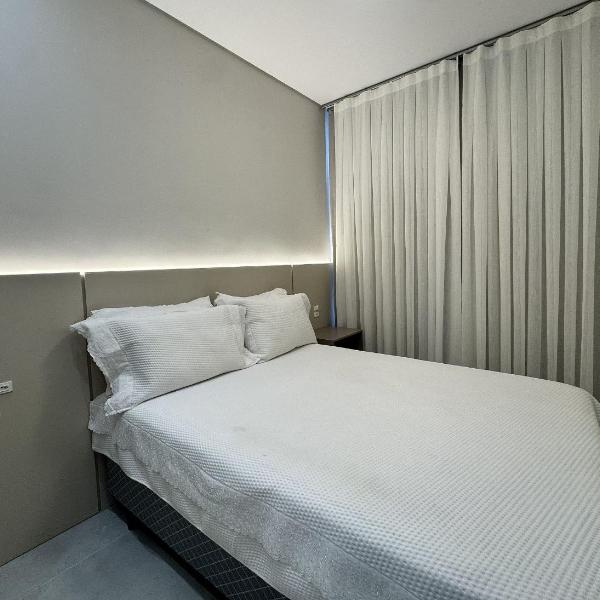 One Paraiso, apartamento com terraço a apenas 2 minutos do mar na Praia de Palmas. - Foto 2